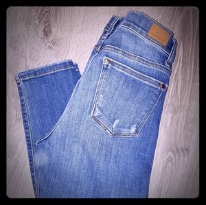 Judy Blue size 9/29 barely worn